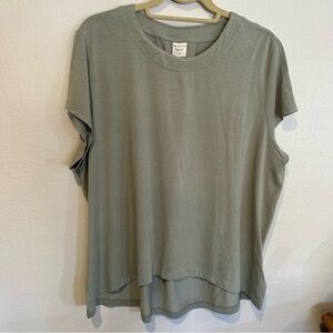 Athleta True Cotton Relaxed Fit Tee in Green Grey Size L